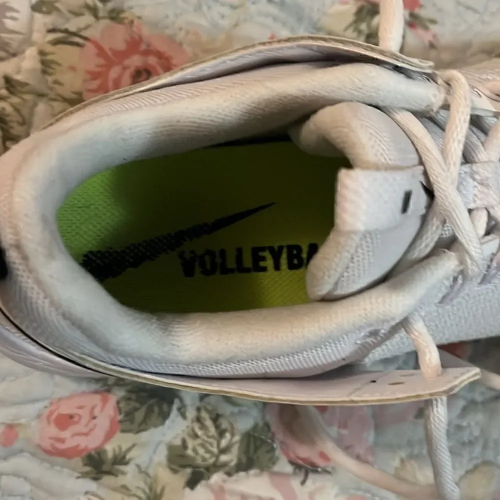 Nike zoom sneakers